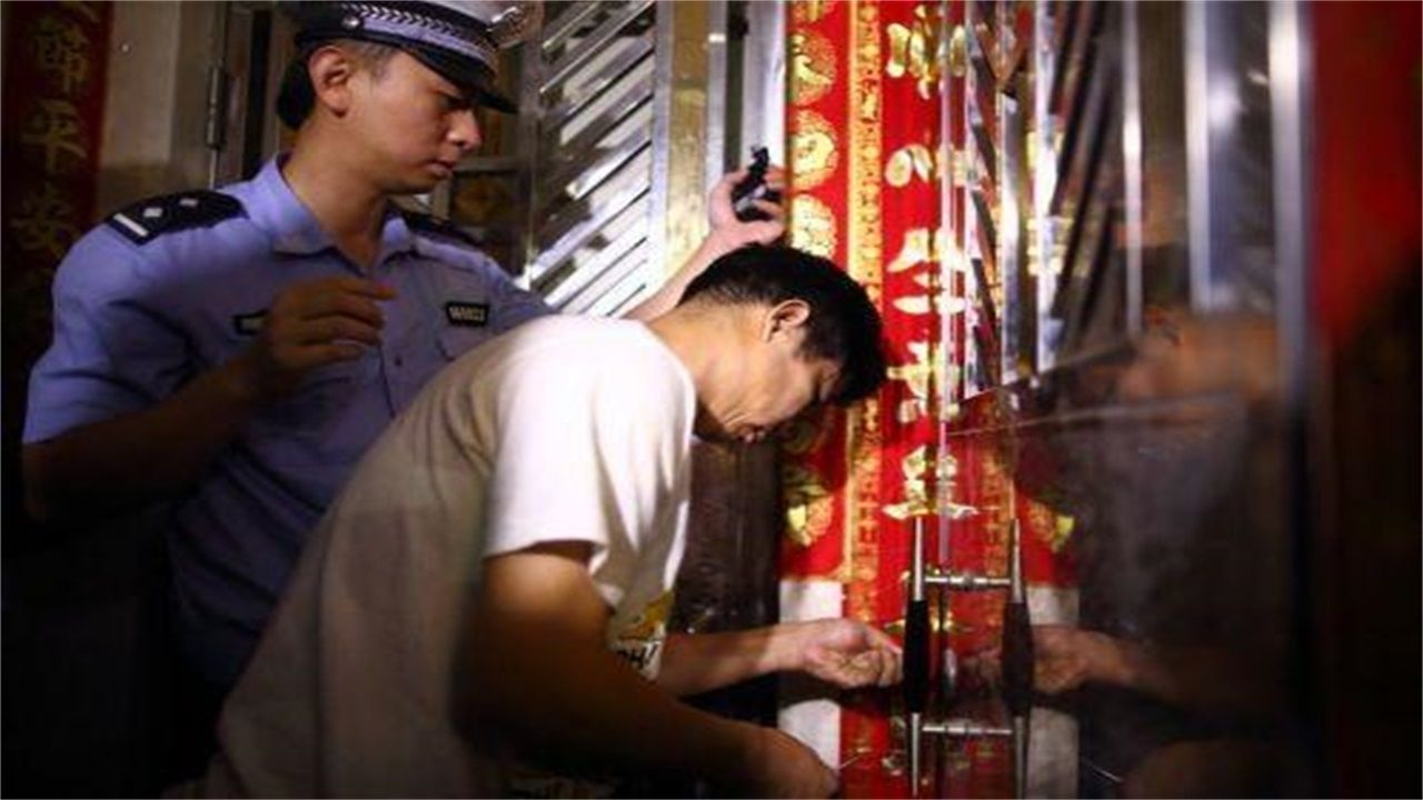 驻马店请开锁师傅开了锁后，师傅